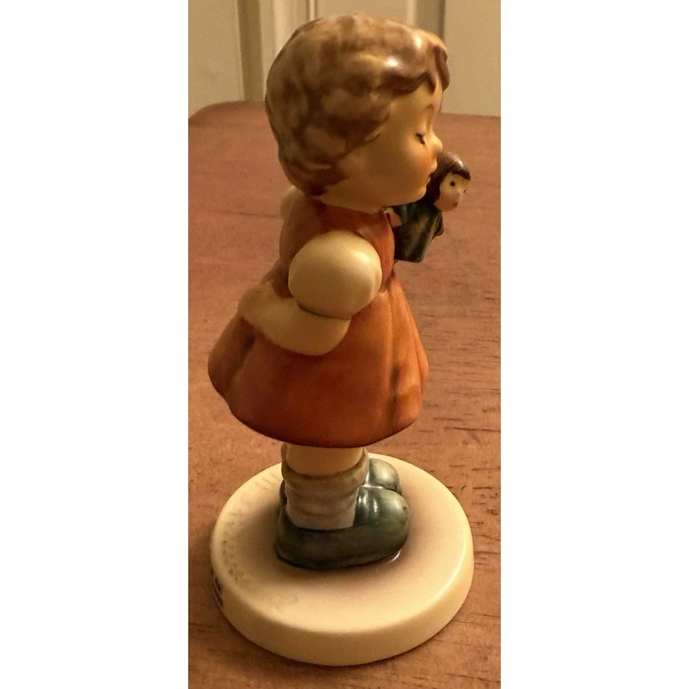Hummel-Goebel Figurine #2103/A Puppet Princess 3.75